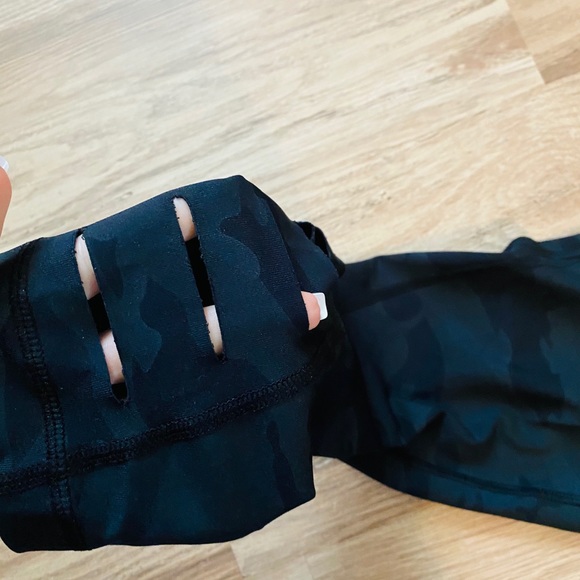 🖤90 Degree Camo Leggings🖤 - Picture 4 of 4